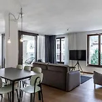 Cooper L Mavik & Attic Apartment