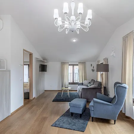 Cooper L Mavik & Attic Апартаменты Больцано