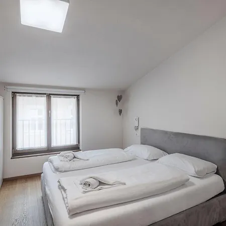 Cooper L Mavik & Attic